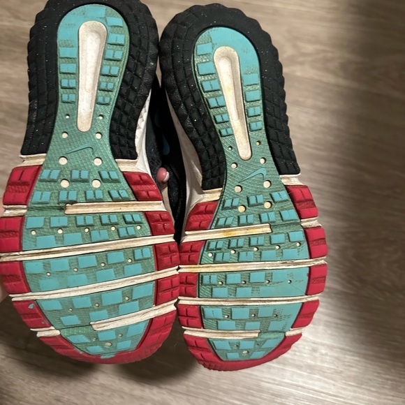 Nike Trailblazer Running Shoes - Picture 2 of 6